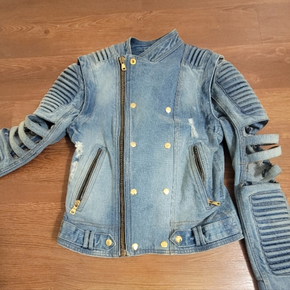 Stylish Denim Jacket with Unique Sleeve Design